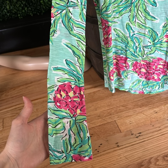 Lilly Pulitzer long sleeve - Picture 3 of 5